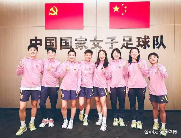 这回我们且看，詹周氏眉缺齿豁、胎记覆面；女囚犯王许梅一袭红衣坐镇狱中；作家西林人前珠翠皮裘，人后短发执笔如刀，造型背后有何深意？